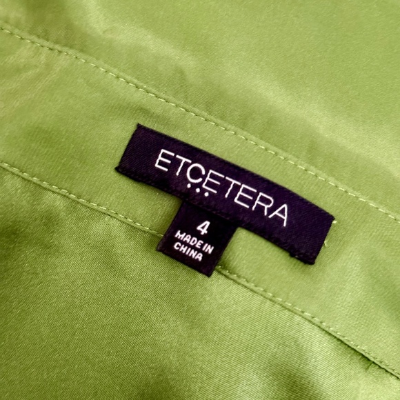 Women's 100% Silk Button Down Shirt, Green V Neck Small Office Blouse, Workwear - Picture 9 of 13